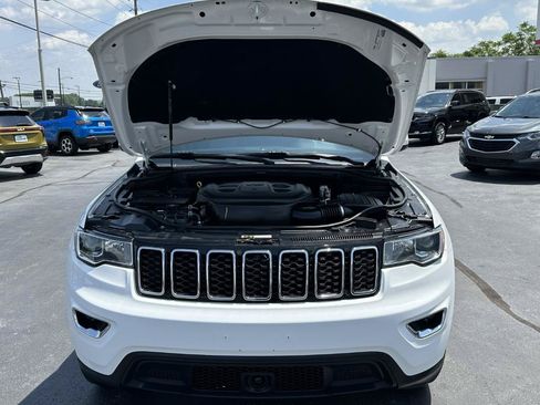 Used 2021 Jeep Grand Cherokee Laredo X AWD/4WD image 19