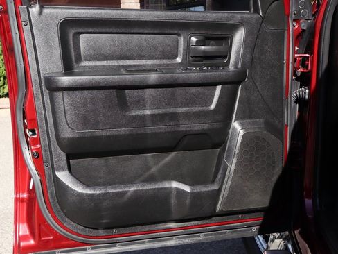 Used 2024 RAM 2500 Tradesman w/ Chrome Appearance Group image 15