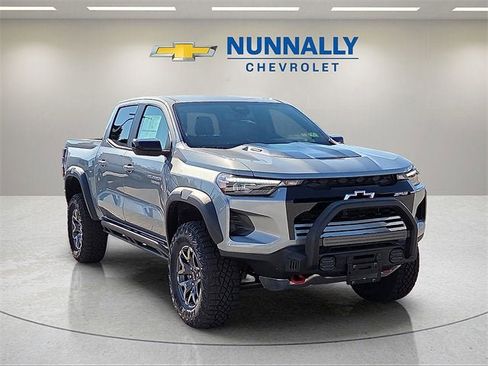 New 2026 Chevrolet Colorado ZR2 w/ Off-Road Front Bumper Package image 7