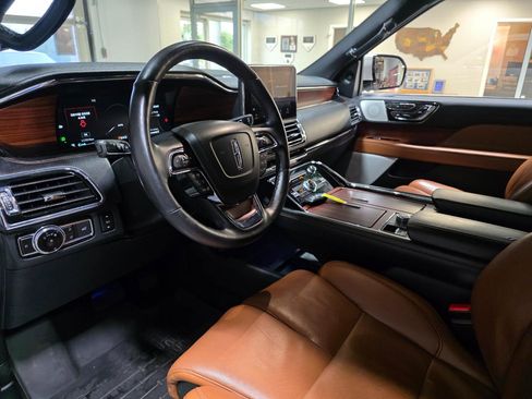 Used 2021 Lincoln Navigator Reserve AWD/4WD image 16