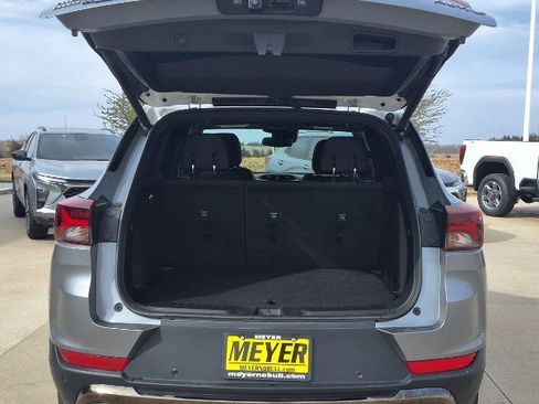 Used 2023 Chevrolet TrailBlazer ACTIV w/ Sun and Liftgate Package image 9