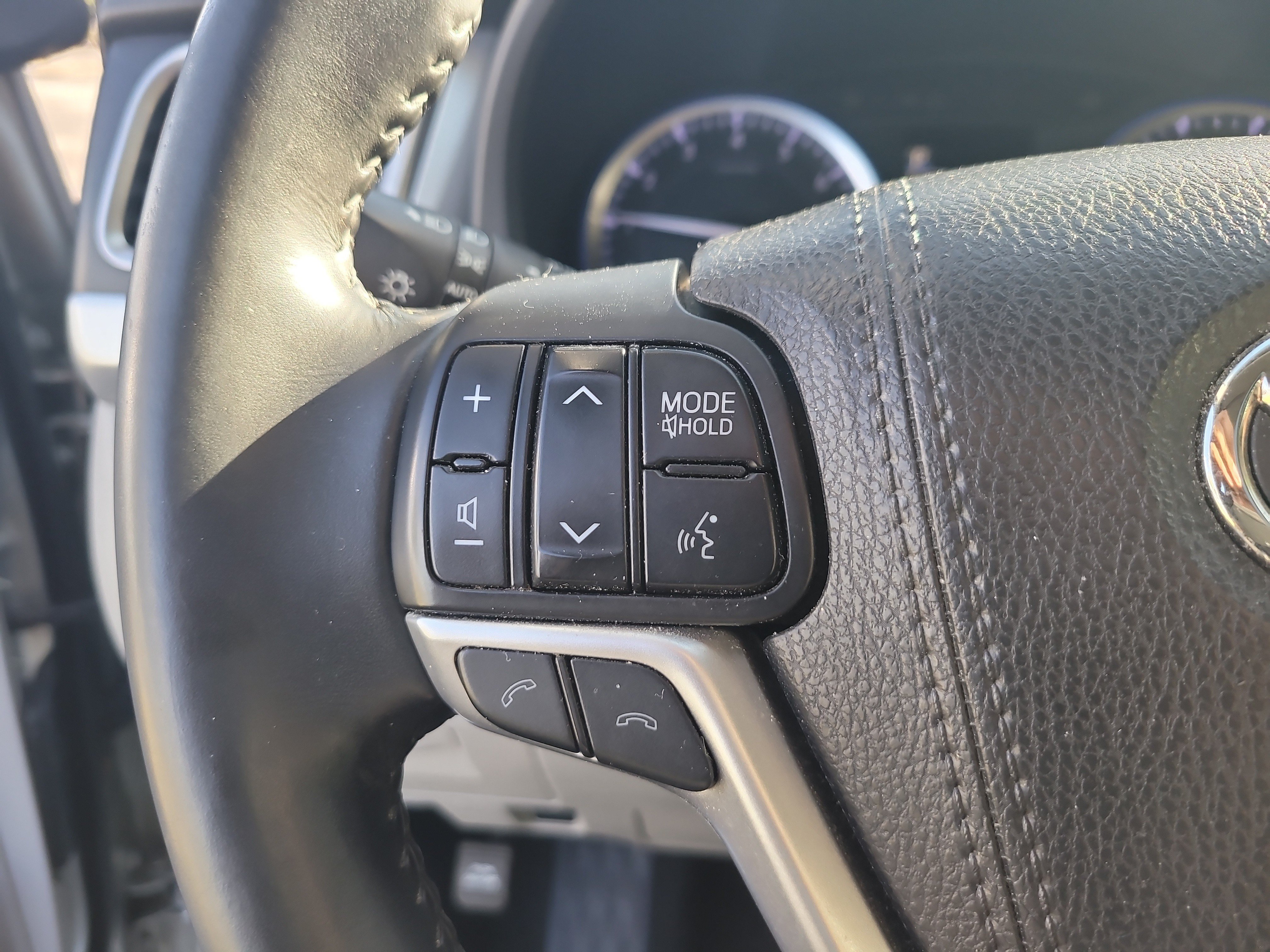 Used 2018 Toyota Highlander Limited FWD image 30