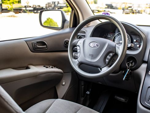 Used 2012 Kia Sedona LX FWD image 36