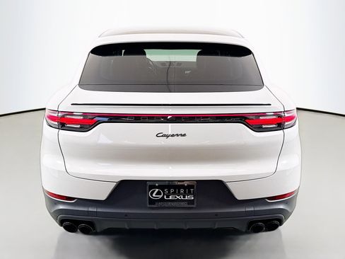 Used 2023 Porsche Cayenne Platinum Edition image 6