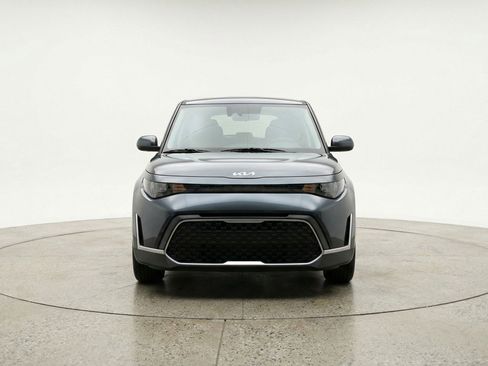 Used 2025 Kia Soul LX w/ LX Technology Package image 2
