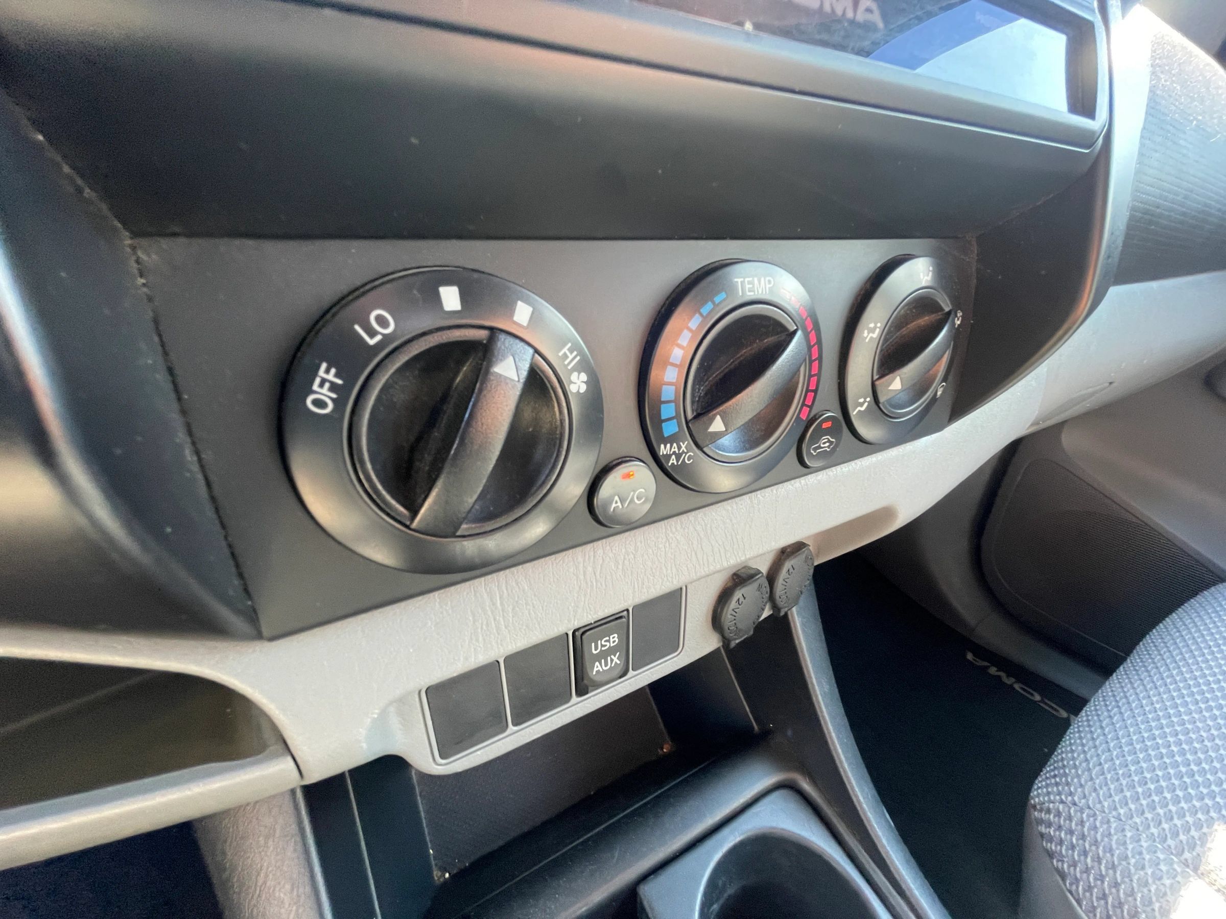Used 2015 Toyota Tacoma 4x4 Access Cab w/ Convenience Package image 15