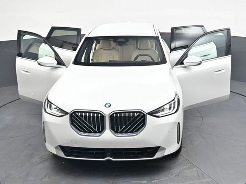 Used 2025 BMW X3 xDrive30i w/ M Sport Package AWD/4WD image 36