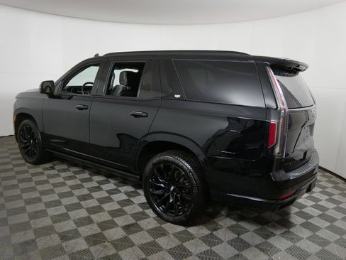 Used 2022 Cadillac Escalade Sport Platinum w/ LPO, ONYX Package image 6