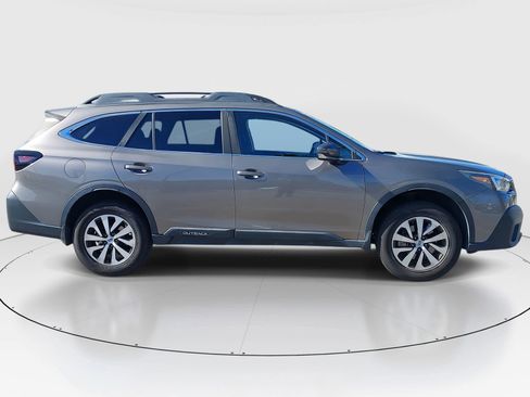 Used 2022 Subaru Outback Premium image 8