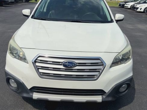 Used 2015 Subaru Outback 2.5i Limited AWD/4WD image 3