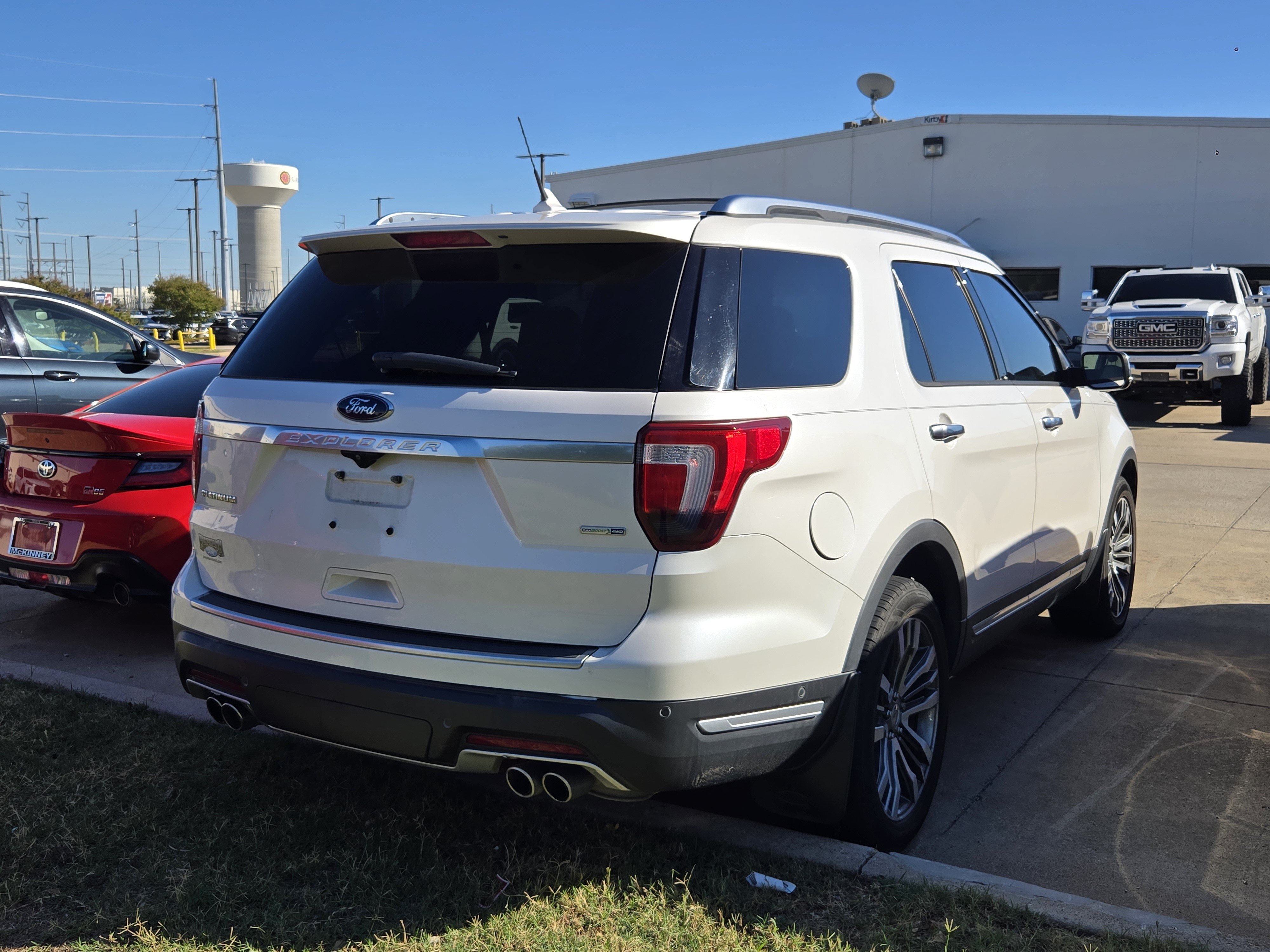 Used 2019 Ford Explorer Platinum AWD/4WD image 4