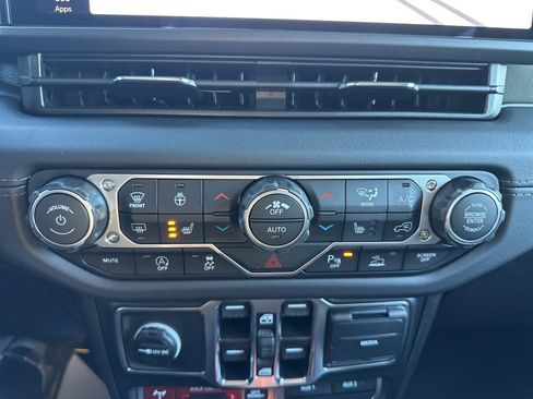 New 2025 Jeep Gladiator Mojave image 68