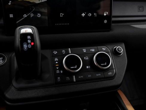 Used 2023 Land Rover Defender 110 X image 24