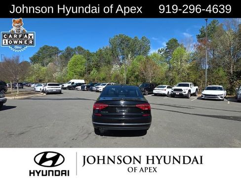 Used 2016 Volkswagen Passat 1.8T SEL Premium image 16