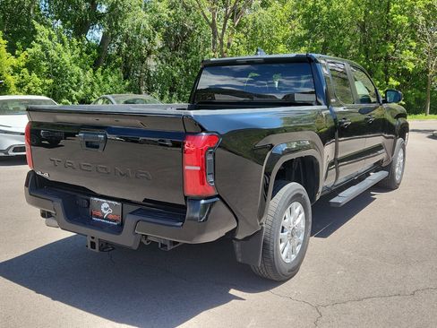Certified 2024 Toyota Tacoma SR5 AWD/4WD image 3
