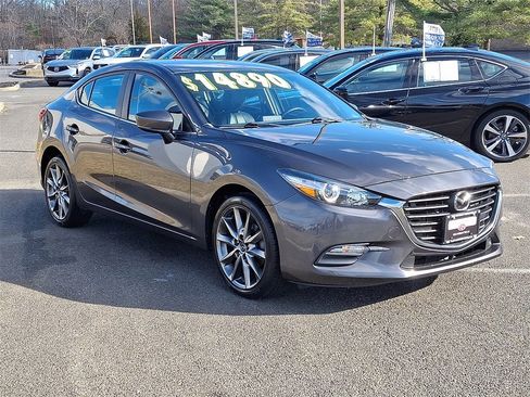 Used 2018 MAZDA MAZDA3 Touring image 3
