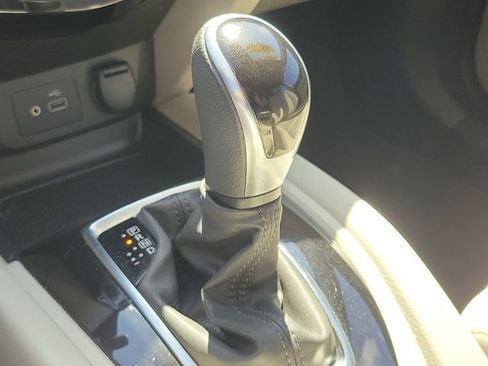 Used 2022 Nissan Rogue Sport SV AWD/4WD image 31