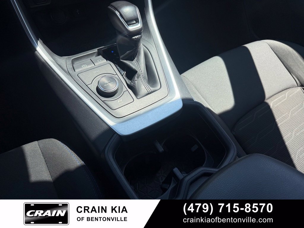 Used 2022 Toyota RAV4 SE AWD/4WD image 18