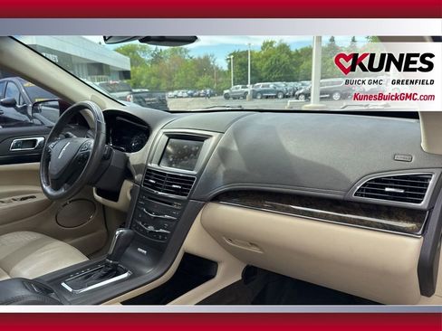 Used 2014 Lincoln MKT FWD image 41