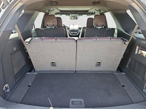 Used 2025 Ford Explorer Platinum RWD image 6
