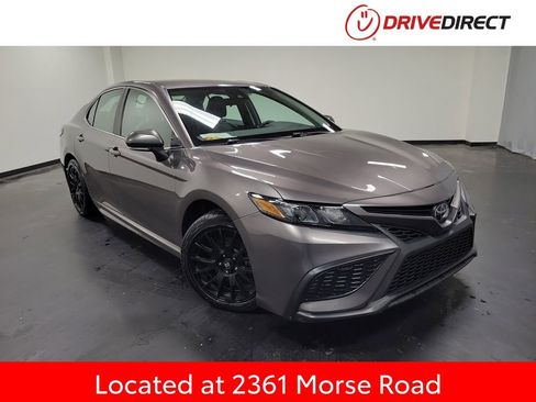 Used 2023 Toyota Camry SE image 1