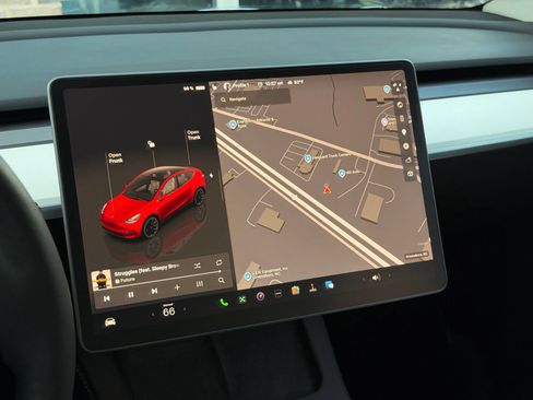 Used 2023 Tesla Model Y Long Range AWD/4WD image 32