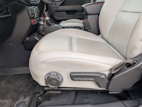 Certified 2022 Jeep Gladiator Mojave w/ LED Lighting Group image 12