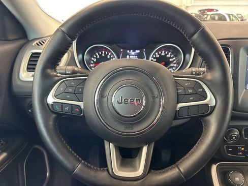 Used 2020 Jeep Compass Latitude w/ Cold Weather Group AWD/4WD image 7