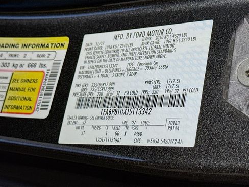Used 2018 Ford Mustang Coupe RWD image 21