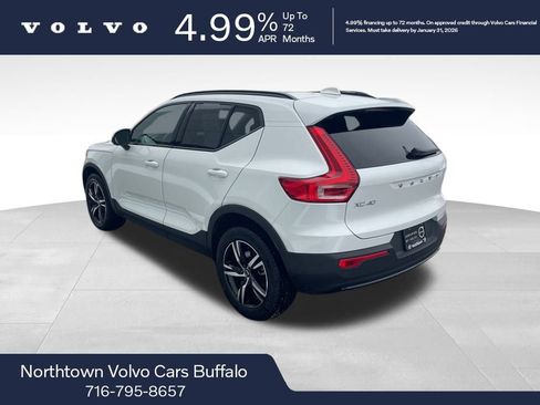 Certified 2024 Volvo XC40 B5 Core image 3