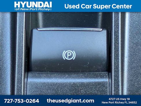 Used 2025 Ford Explorer Active RWD image 34