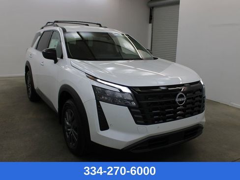 New 2026 Nissan Pathfinder SV image 5