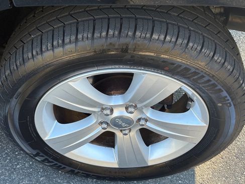 Used 2014 Jeep Compass Latitude w/ Sun/Sound Group image 23