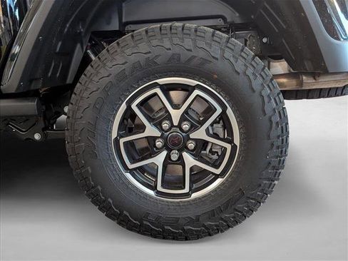 New 2025 Jeep Gladiator Rubicon w/ Convenience Group image 9