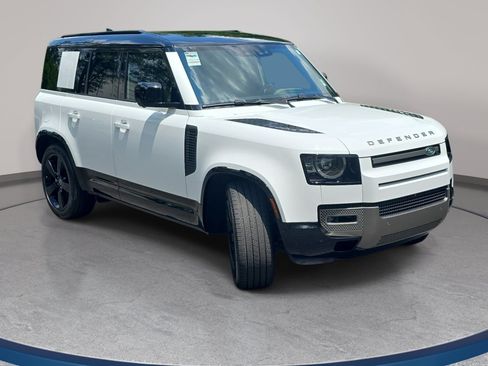 Certified 2025 Land Rover Defender 110 X-Dynamic SE AWD/4WD image 3