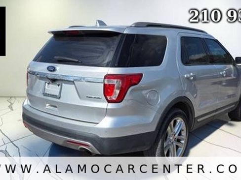 Used 2016 Ford Explorer XLT w/ Equipment Group 202A FWD image 5