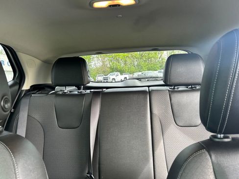 Used 2025 Buick Encore GX Preferred FWD image 19