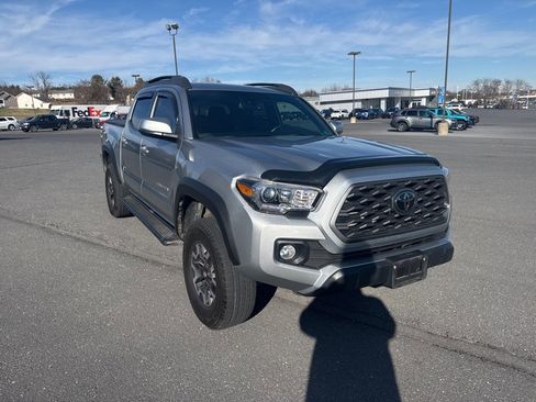 Used 2022 Toyota Tacoma TRD Off-Road image 7