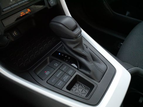 Certified 2023 Toyota RAV4 LE image 26