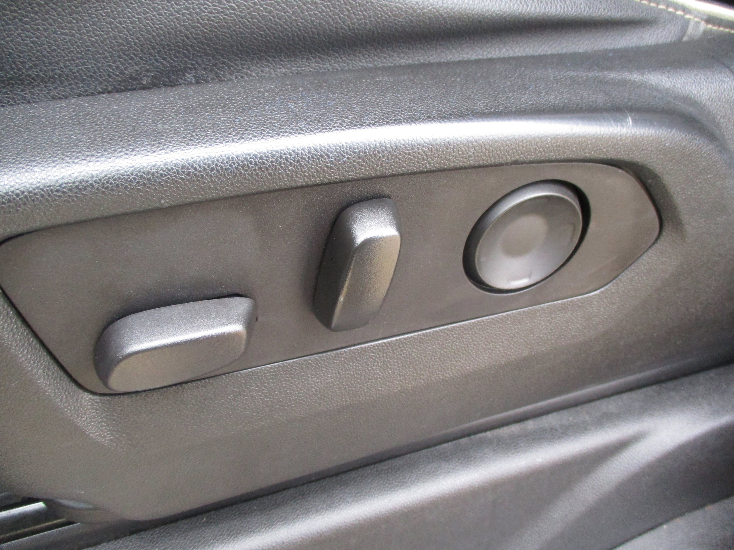 Used 2021 GMC Yukon SLT RWD image 34