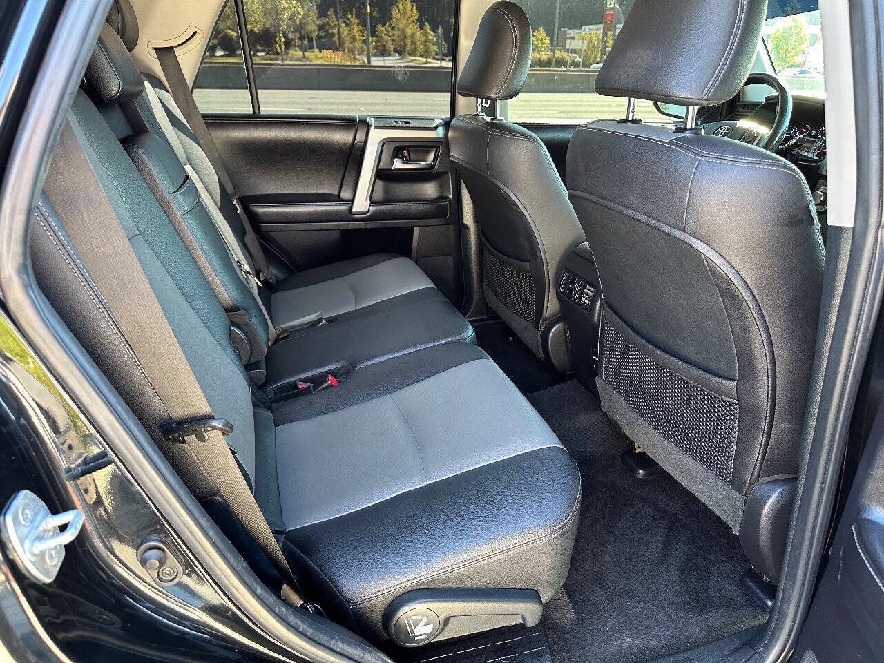 Used 2016 Toyota 4Runner 4WD image 15