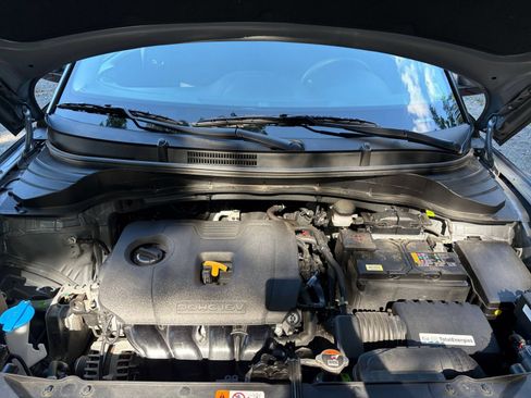 Used 2025 Kia Soul LX w/ LX Technology Package FWD image 30