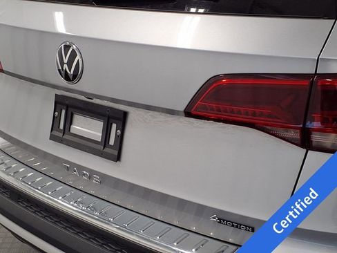 Used 2023 Volkswagen Taos SE w/ Panoramic Sunroof Package AWD/4WD image 25