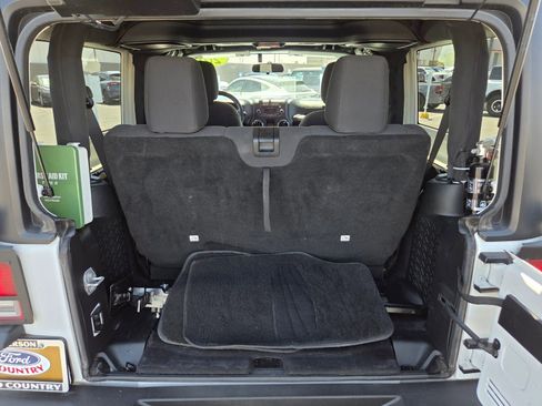 Used 2018 Jeep Wrangler Sport w/ Connectivity Group AWD/4WD image 13