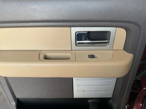 Used 2010 Ford F150 XLT image 18