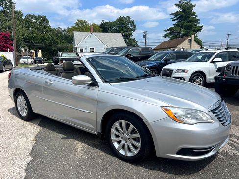 Used 2011 Chrysler 200 Touring image 13
