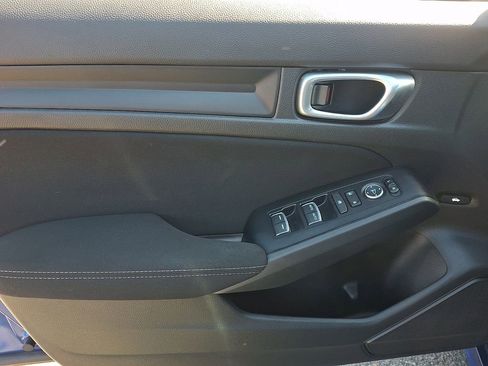 Used 2023 Honda Civic Sport image 12