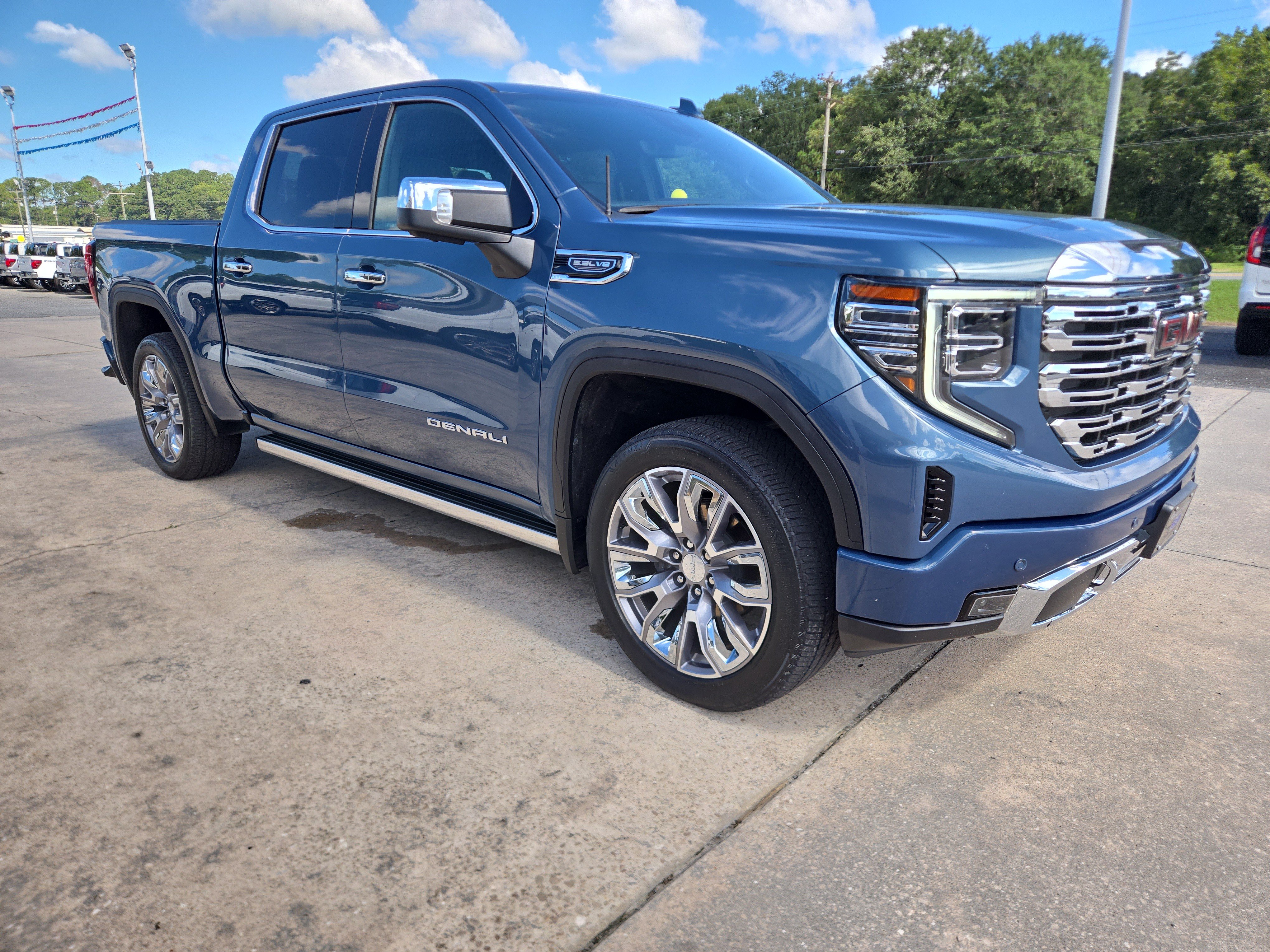Used 2024 GMC Sierra 1500 Denali w/ Denali Reserve Package AWD/4WD image 4