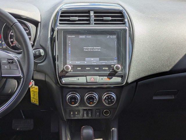 Used 2025 Mitsubishi Outlander Sport LE AWD/4WD image 19