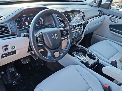 Certified 2022 Honda Pilot Touring image 15